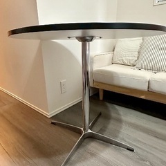 【おしゃれカフェ風】円形カフェテーブル 直径80cm／2年使用／ホワイト／ダイニング・ワーク兼用の画像
