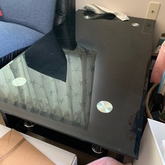ガラステーブルの画像