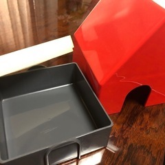 三角屋根のお弁当箱
の画像