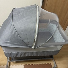 ベビーベッドの画像