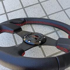 デポレーシング ステアリング ハンドル 32φ Mサイズ フェイクレザー PVC 赤色クロスステッチ deporacing M32Pの画像