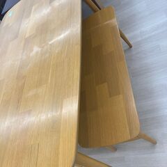 ★ジモティ割引あり★【リユースのサカイ野々市店】ダイニングセット　イス２ベンチ　茶系　135(幅)×78(奥行き)×72(高さ)cm ※クリーニング済みの画像