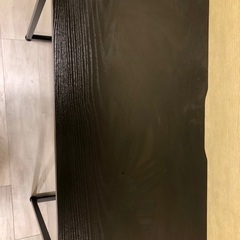 机、デスクの画像