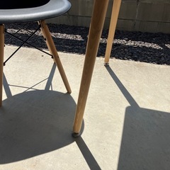 おしゃれなダイニングテーブルの画像