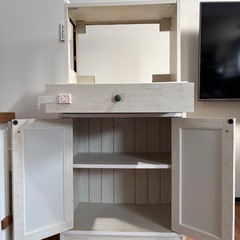 収納家具の画像