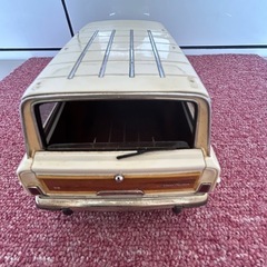 中販紅　【Week】レトロ品　AUTO art Jeep Ground Wagoneer ジープグランドワゴニア　1:18 現状渡し　08-31-02 の画像
