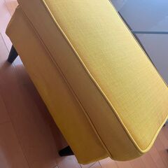 【美品】IKEA 綺麗なイエローのオットマンの画像