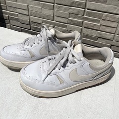 NIKEのスニーカー23.5の画像