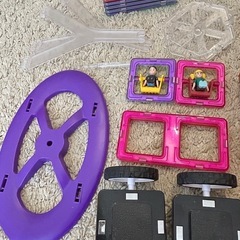 磁石のおもちゃ　マグフォーマー　大量の画像