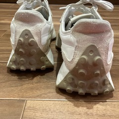 スニーカー（ニューバランス）の画像