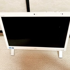   FUJITSU　デスクトップPC　ESPRIMO　FMVF56HDWYの画像