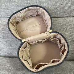 メイクポーチの画像