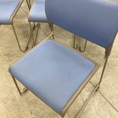 【OF-59】美品 okamura オカムラ ミーティングチェア スタッキング 会議椅子 応接 接客 オフィスチェア　検)事務机　オフィス チェア　会議 椅子　ロッカー　ミーティングテーブル　応接ソファ 店舗 事務所 什器　書庫 本棚 ラック デスク スチール 美品多数 格安 【中古オフィス家具】の画像