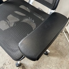 【武蔵小山店】 エルゴヒューマン プロ ハイバック ヘッドレスト付き 黒 Ergohuman Pro High Back with Headrest Black オフィスチェア Office Chair デスクチェア Desk Chair エルゴノミクスチェア Ergonomic Chair OAチェア OA Chair メッシュチェア Mesh Chairの画像