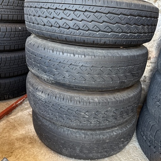 日産 NISSAR.純正 195/80R15 107/105L LT