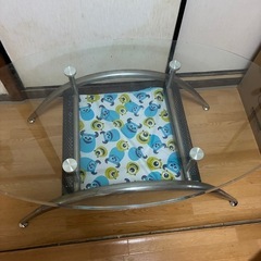 ガラステーブルの画像