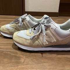 スニーカー（ニューバランス）の画像