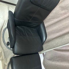 リクライニングソファー、オットマン付きの画像