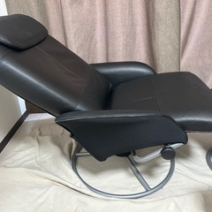 リクライニングソファー、オットマン付きの画像