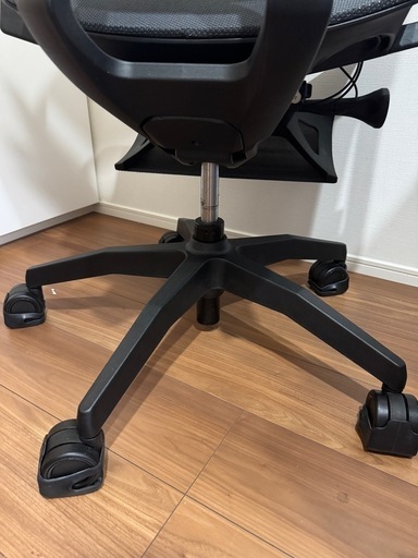 【定価から半額以下】フットレスト付き高機能ワークチェア「GrowSpica Pro」