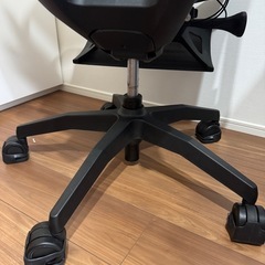 【定価から約40%OFF】フットレスト付き高機能ワークチェア「GrowSpica Pro」の画像
