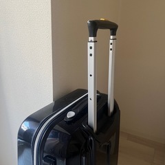 innovater スーツケース　ネイビーの画像