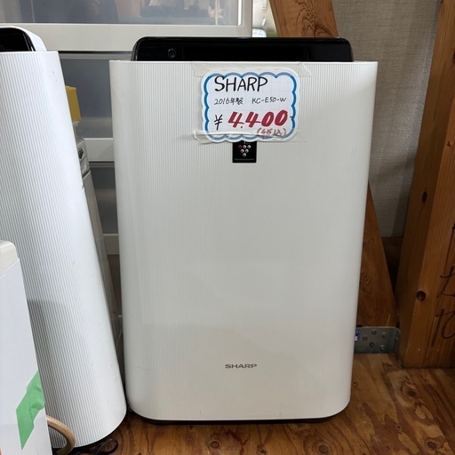 まだまだ使えますSHARPシャープ加湿空気清浄機 2016年製KC-E50-W白 まだまだ使えますSHARPシャープ加湿空気清浄機 2016年製KC-E50-W白