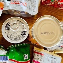 非常食　アウトドア　サバ缶　缶詰　おかしなどの画像