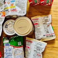 非常食　アウトドア　サバ缶　缶詰　おかしなどの画像