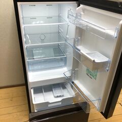 2023年製 美品 中古 Hisense ハイセンス　162L コンパクトなのに大容量!!自動霜取り機能 2ドア冷蔵庫 HR-D15FB ブラック 黒  女性オーナー 【糸島市内 送料無料】250831-6の画像