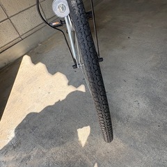 銀色に輝く、シンプル・ママチャリ(27㌅)お引き取り優先！配達も可能です。