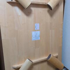 折りたたみテーブルの画像