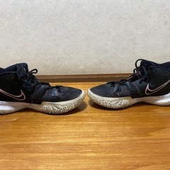 NIKE KYRIE(カイリー)7 EP(26.5)の画像