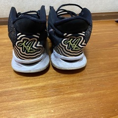 NIKE KYRIE(カイリー)7 EP(26.5)の画像