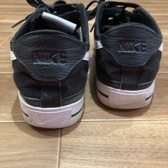 スニーカー（adidas）の画像