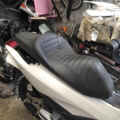PCX56のシート、マフラー、リヤサスの画像
