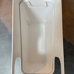 【無料】ハンディ掃除機（BLACK+DECKER）＋山崎実業 TOWER ゴミ箱（サイドテーブル付）の画像
