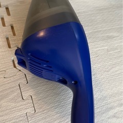 【無料】ハンディ掃除機（BLACK+DECKER）＋山崎実業 TOWER ゴミ箱（サイドテーブル付）の画像