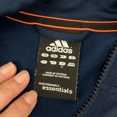 adidasジャージ上下の画像