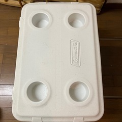 コールマン大型クーラーボックス車輪付きの画像