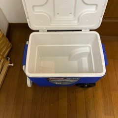 コールマン大型クーラーボックス車輪付きの画像