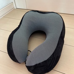 ネックピロー 低反発 美品の画像