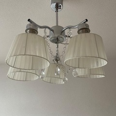 ニトリ 照明 シャンデリア風 ライトの画像