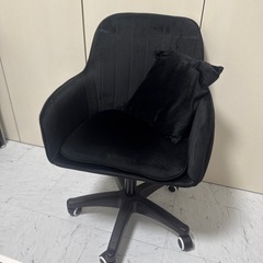 デスクと椅子セットの画像