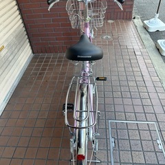 ★美品★26インチ　ブリヂストン　LEDダイナモライト　錆びにくいステンレスかご付き　ピンク色の画像