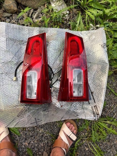 値下げ！タントLA650/660テールランプ
