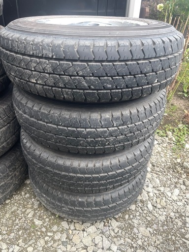 XJチェロキー純正 7J +5 114.3 5穴 195/80R15 4本