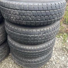 XJチェロキー純正 7J +5 114.3 5穴 195/80R15 4本