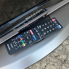 【SHARP/シャープ】テレビ　リモコン付き　世界の亀山ブランド　32V 32インチ【動作ok】の画像
