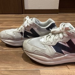 スニーカー（ニューバランス）の画像